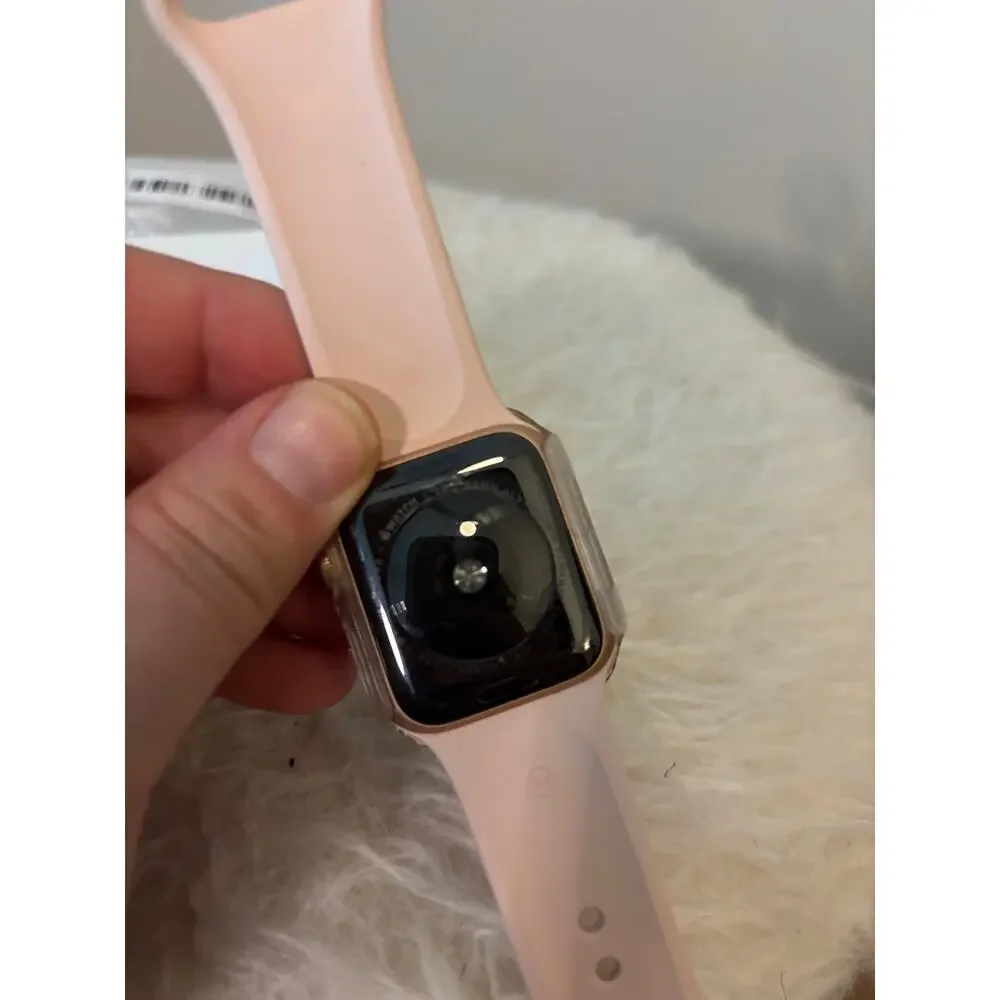 40mm Apple Watch SE bundle
